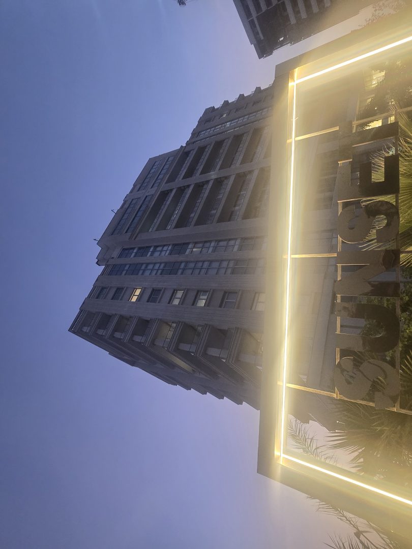 فروش دو خواب برج آبان کیش | خوش نقشه و شیک