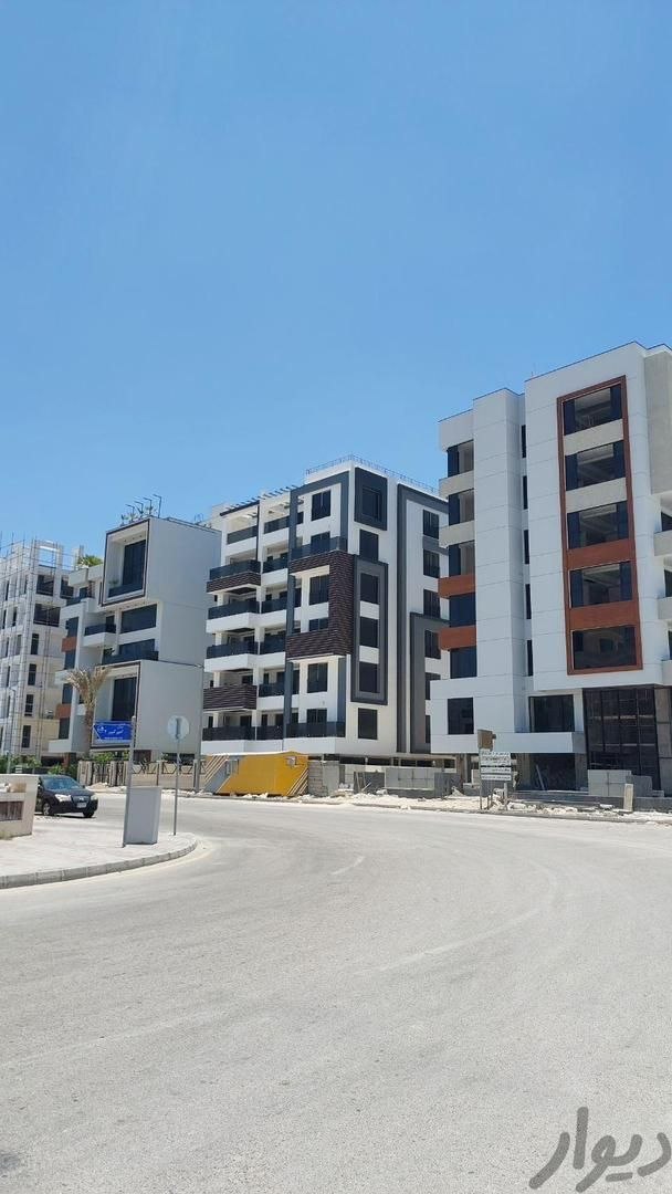 فاز ۷ صدف ۱۵۱ متر ۳ خواب ۱۰ متر تراس رایگان بدون مشرف