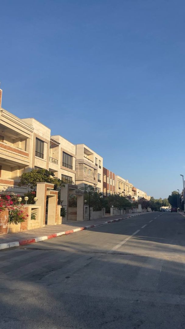 فروش دوخواب ٨٥ متر طبقه اول شهرك صدف كيش