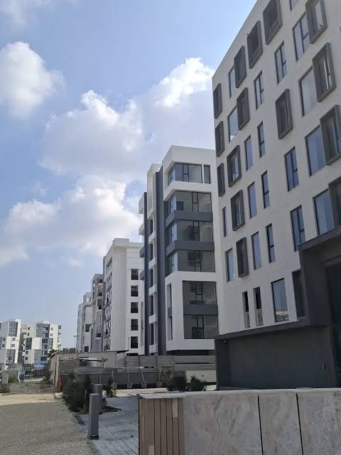 فروش واحد ۹۵ متری در منطقه آ۳| فول امکانات رفاهی