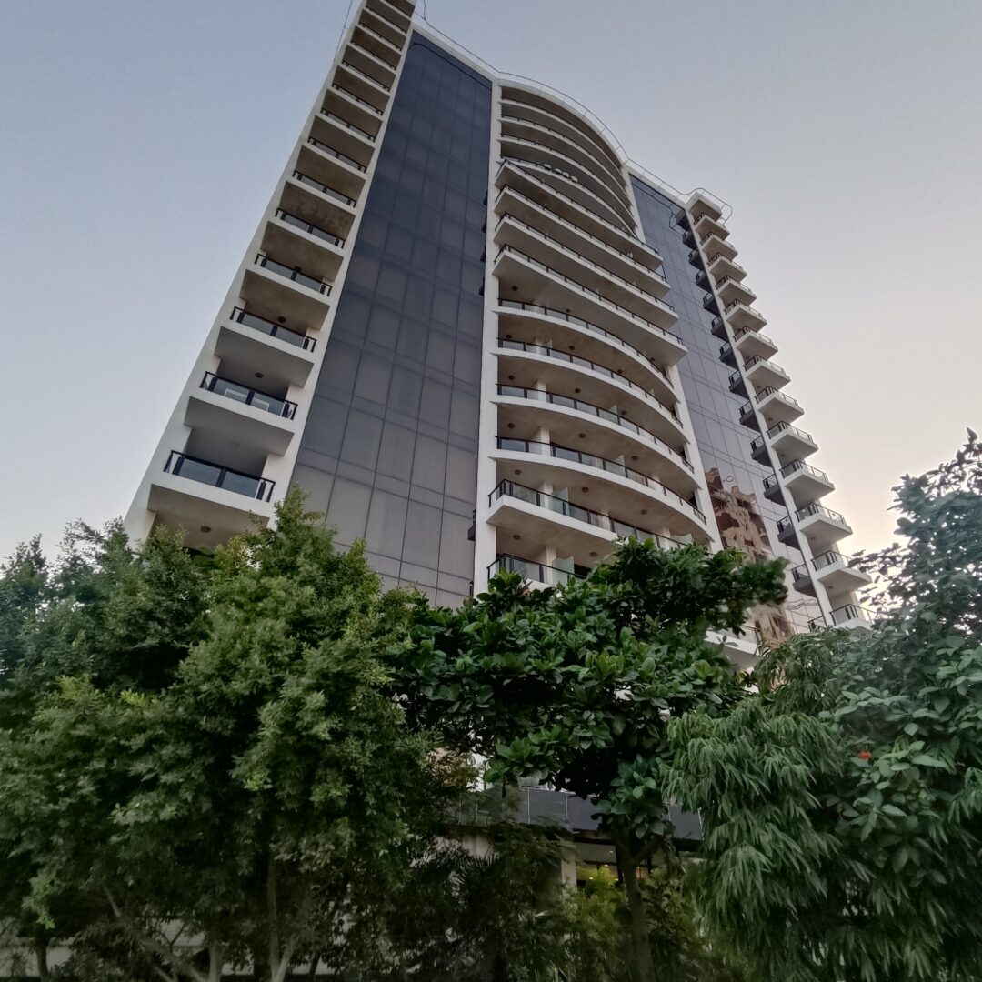 فروش شهر آفتاب یک خواب محمد آزاد