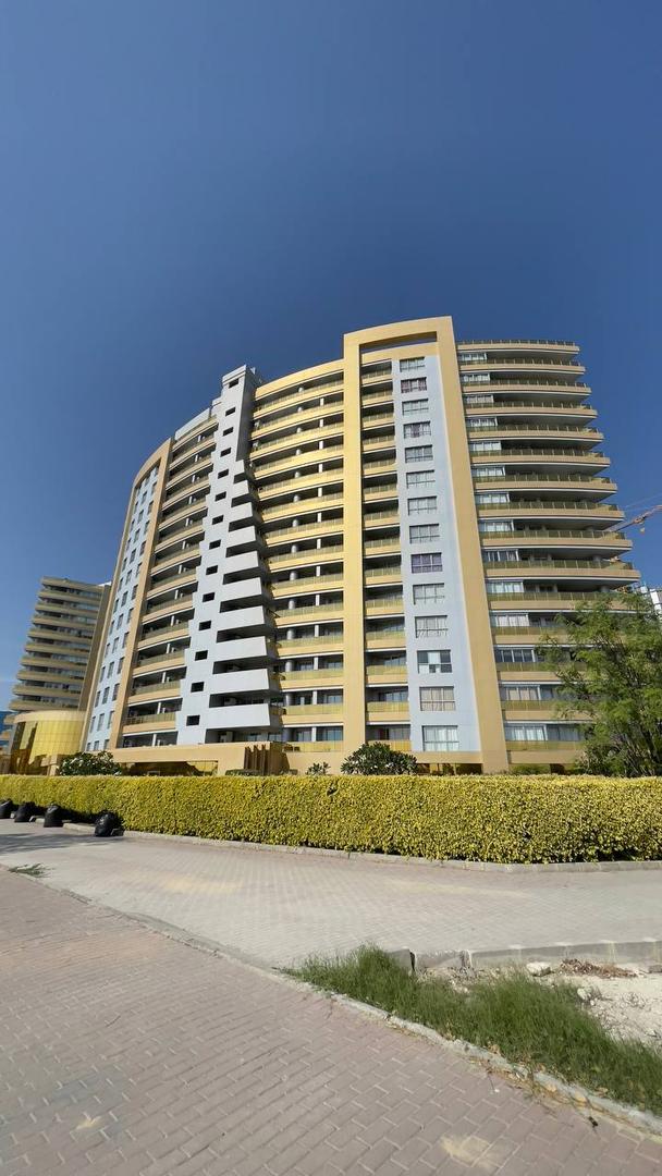 فروش برج طلایی یک دید دریا