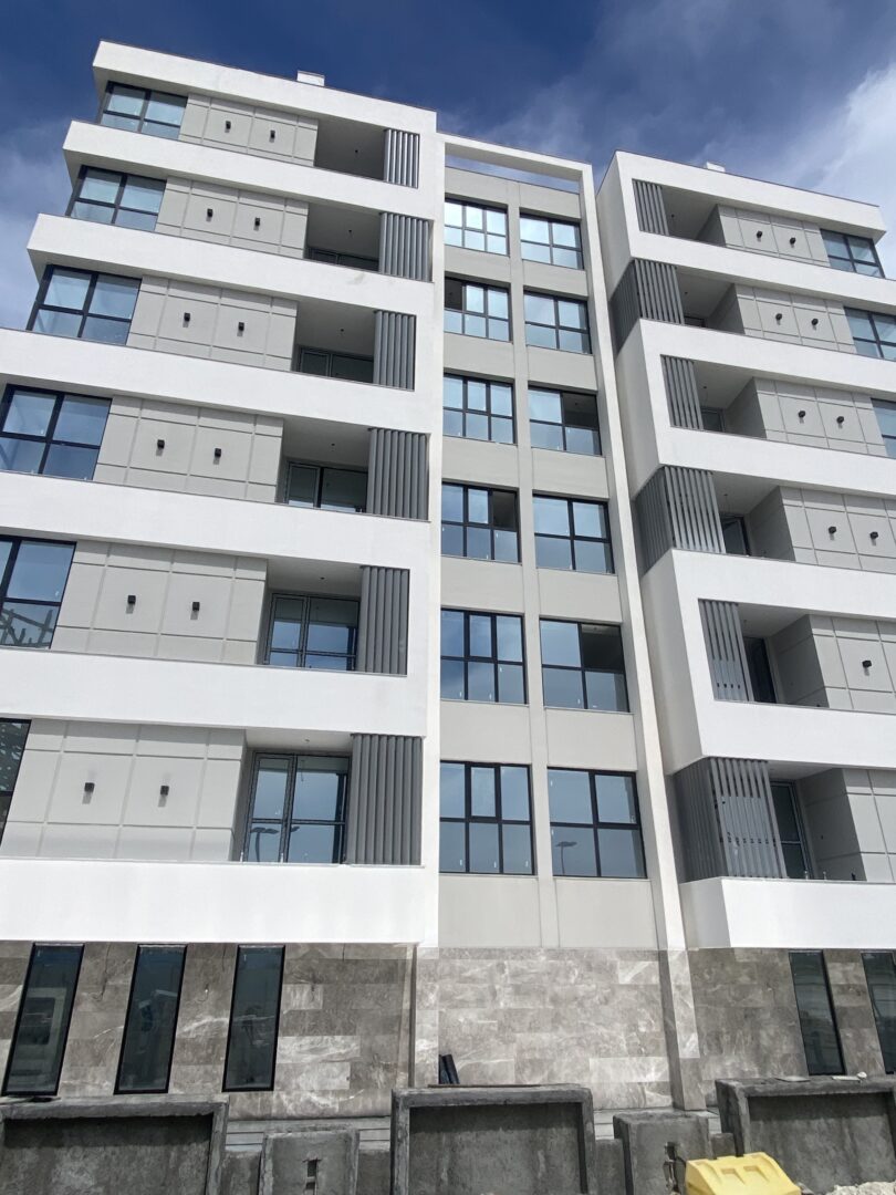 فروش آپارتمان ۱۳۰متر سه خواب/سازه قوی/فرهیختگان