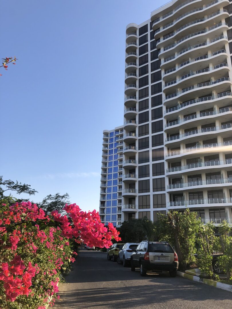 فروش ۳خواب دیددریا برج های شهرآفتاب / سنددار