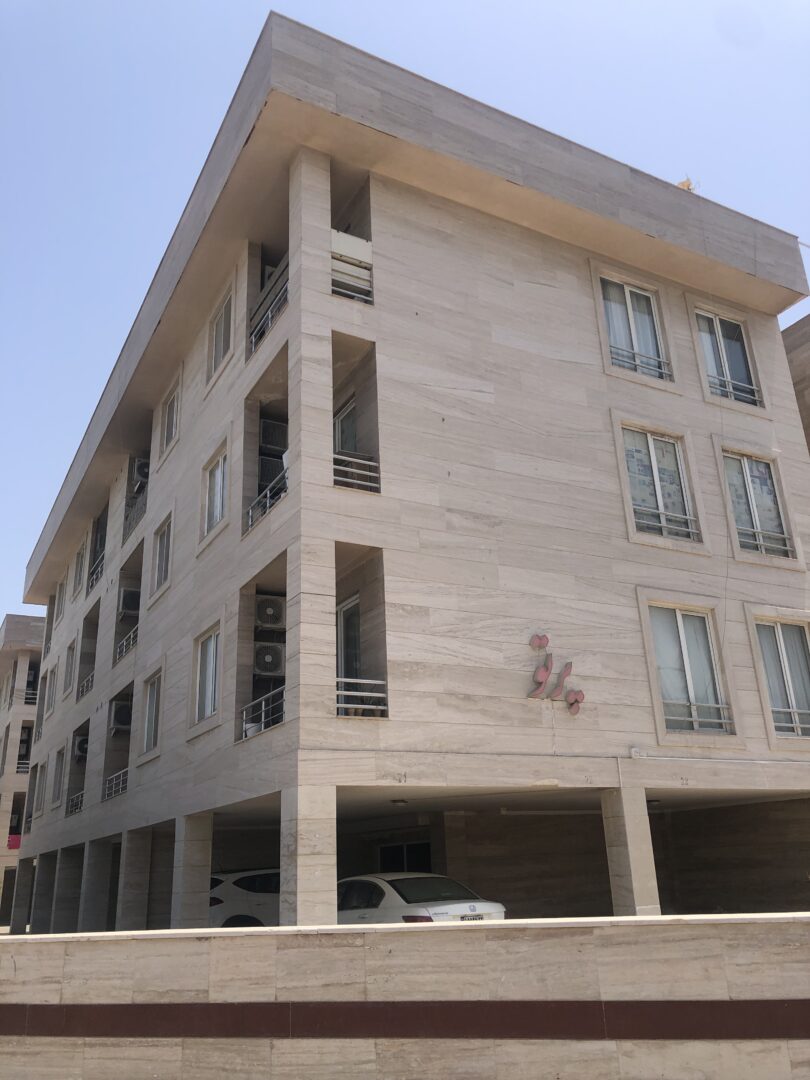 فروش دو خواب مجتمع پرتو شهرک میرمهنا کیش / ۷۲متری