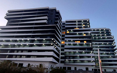 فروش فوری ۱۲۱ متری در برج فروردین صدف کیش | ۲ خواب | اقساطی