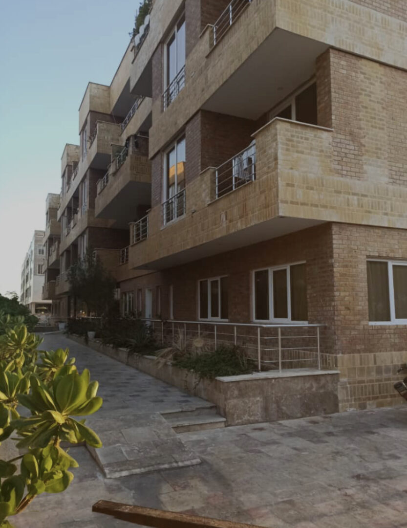 فروش ٨١ متري نوبنياد ١