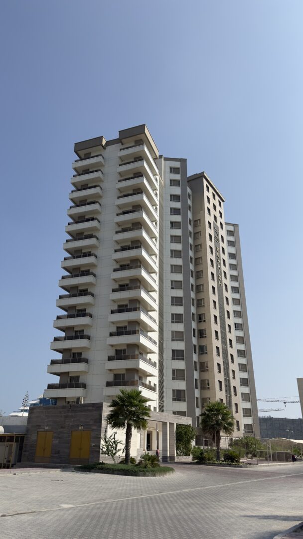 اجاره واحد ١٢٠ متري برج بهكيش مركز شهر