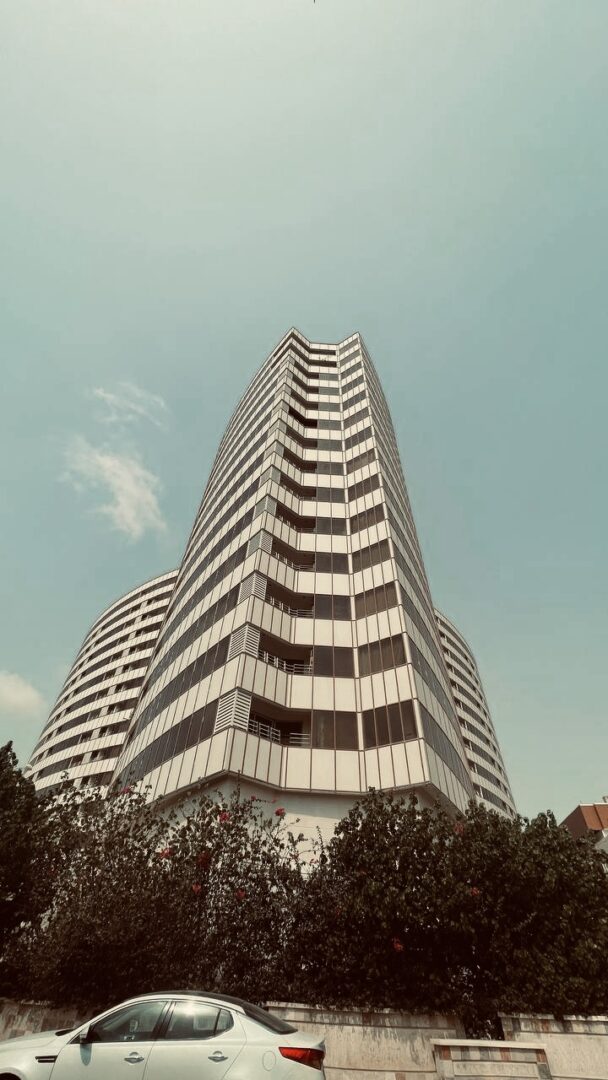 رهن کامل ۱۰۰ متری برج دیپلمات مركز شهر