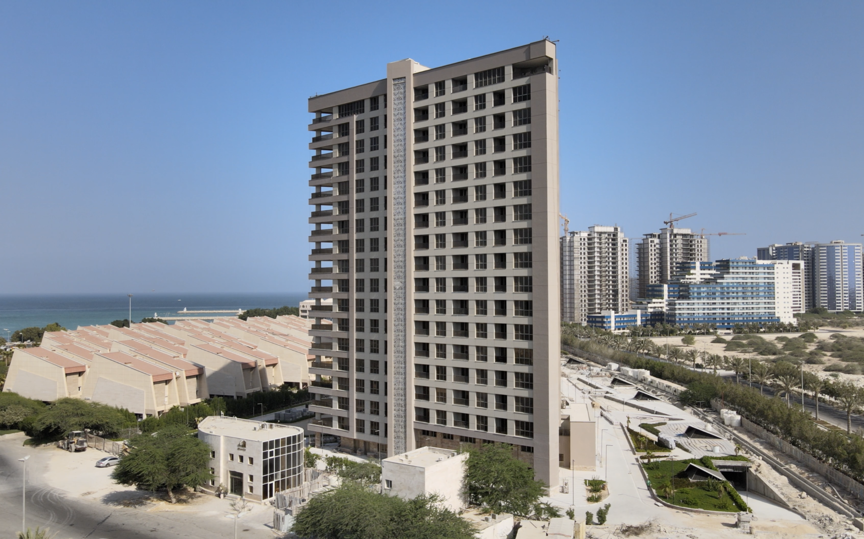 فروش ٩٢ متری رويای كيش برج٤