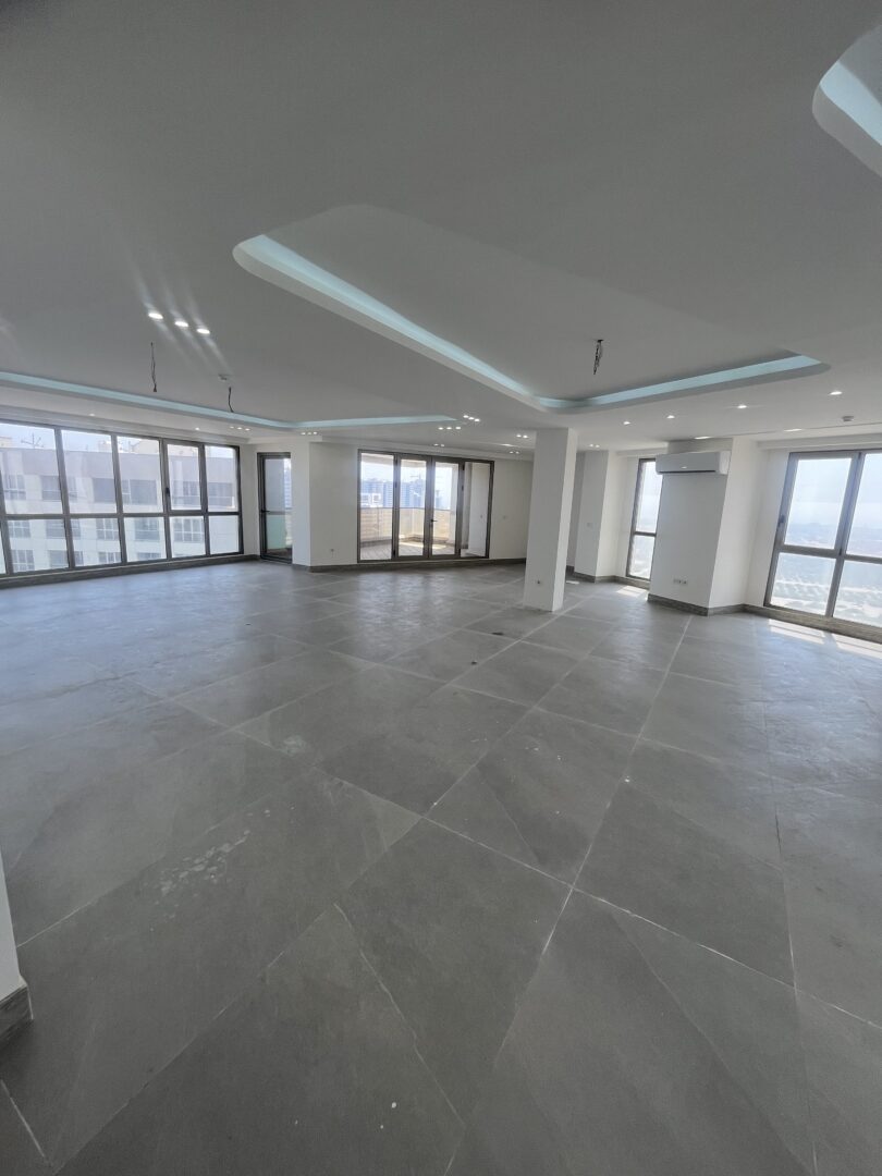 فروش پنت 300متر/ساحل مرجان/۳خواب/آکواریوم با دید دریا در جزیره کیش