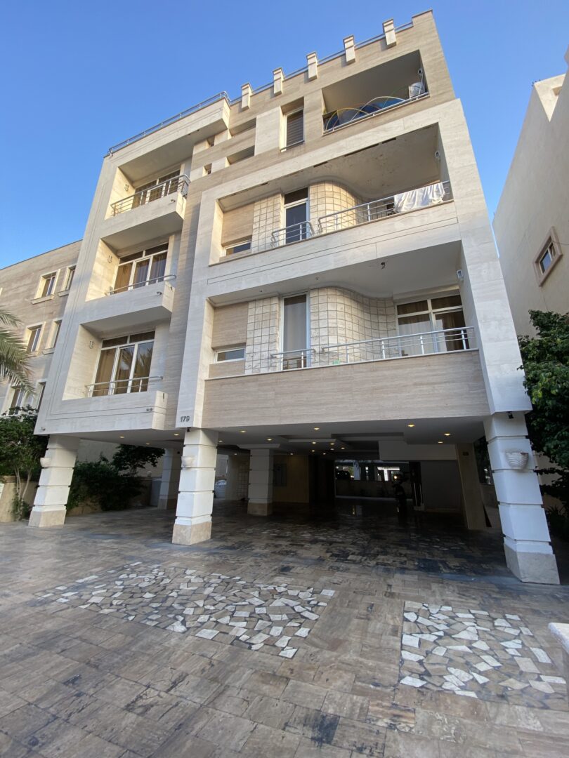 فروش 93 متر دوخواب/خوش نقشه/نوبنیاد2