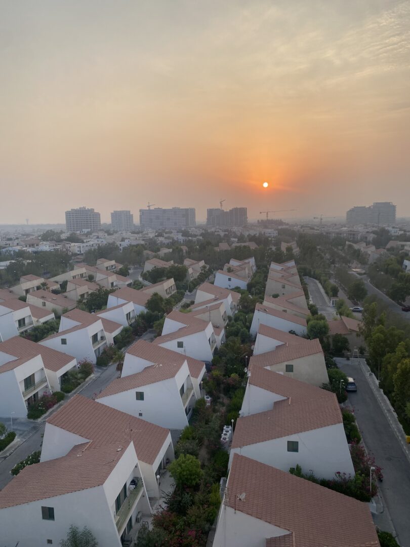 فروش ۱۰۰ متر دوخوابه/طبقه اخر/دامون ۶ صدف