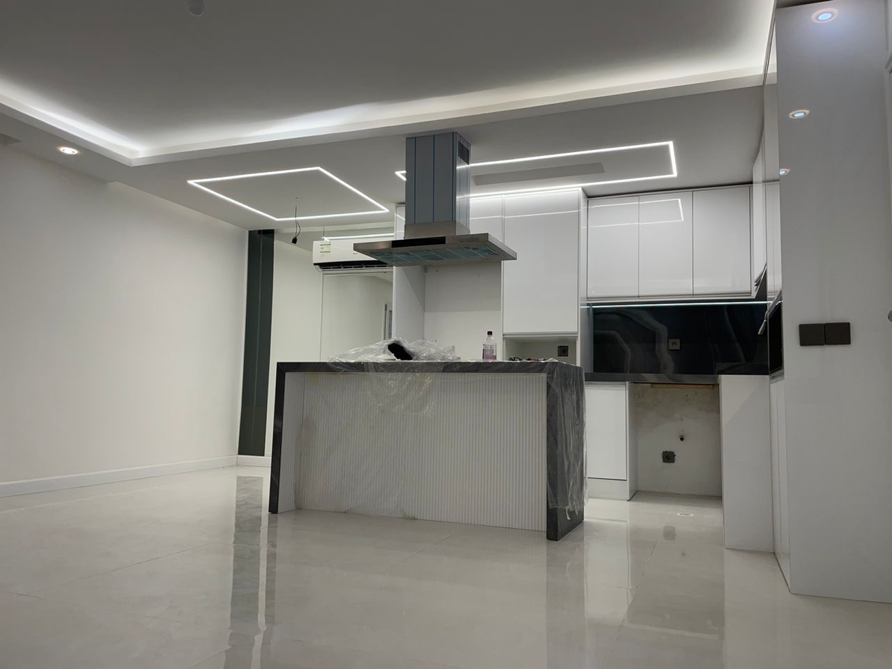 ✨ فروش واحد خاص و بازسازی‌شده در فاز ۵ صدف، جزیره زیبای کیش ✨