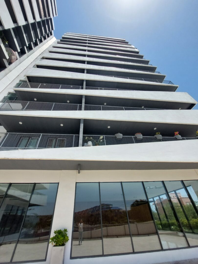 فروش دوخواب فروردین طبقات بالا