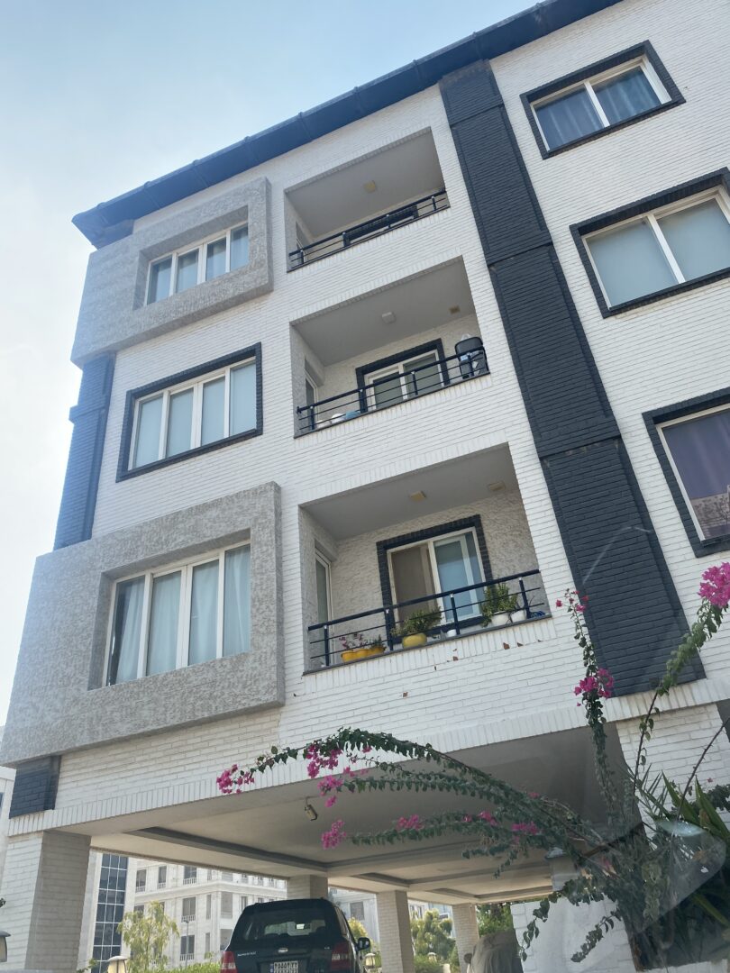 فروش فاز ۷ شهرک صدف زون یک ۱۲۰ متر دوخواب