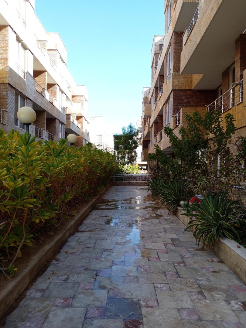 فروش واحد دوخوابه در آرامهر – طبقه سوم