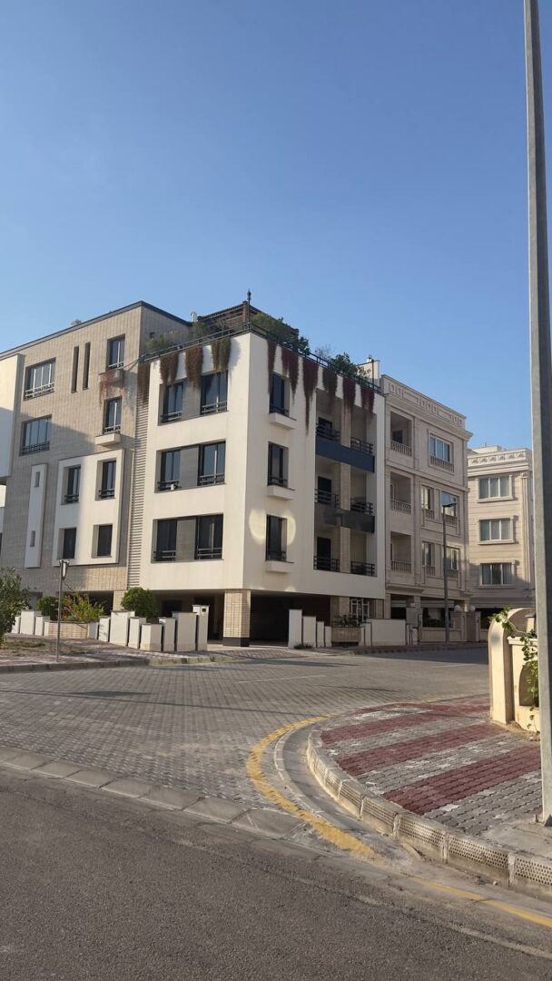 🏡 بلوک کامل ۲۴۰ متری در صدف، کیش