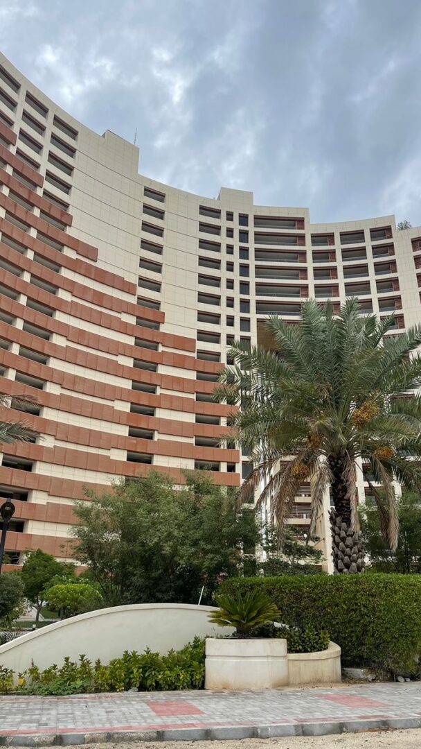 🏡 واحد ۱۳۰ متری دوخوابه در برج پرشین ساحلی، کیش