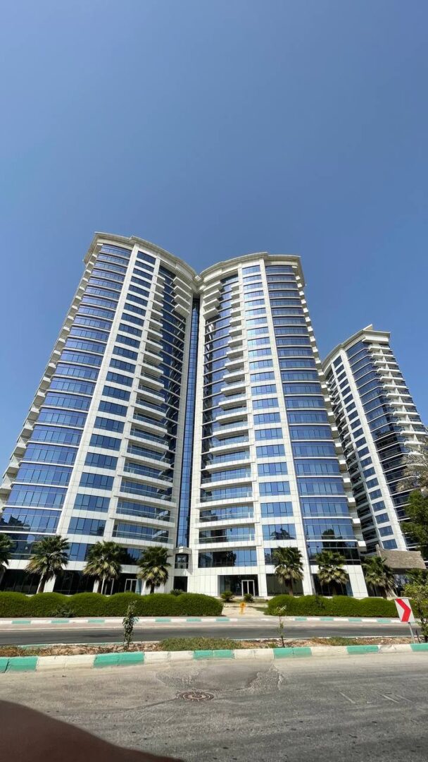 واحد ۹۵ متری در برج دوقلو، کیش