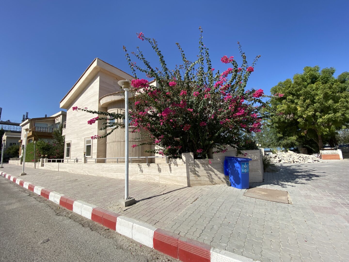 ویلای F2 بازسازی شده – 200 متر زمین و سه خواب دوبلکس