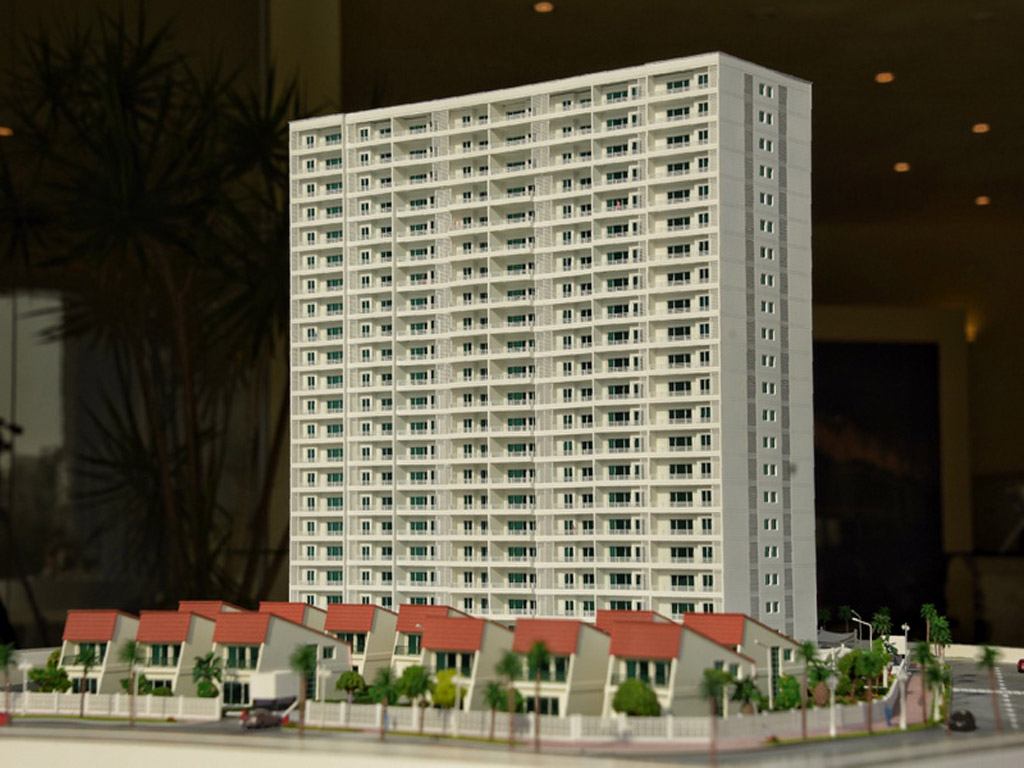 برج دامون ساحلی٢ کیش ١٠٢ متر(دید دریا)